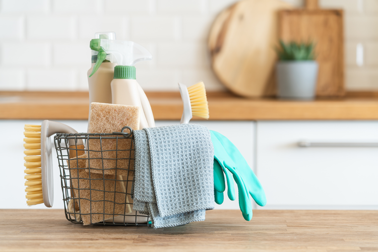 Kitchen & Cleaning